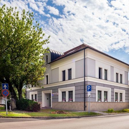 Corso Lux Apartman Gyula Exteriér fotografie