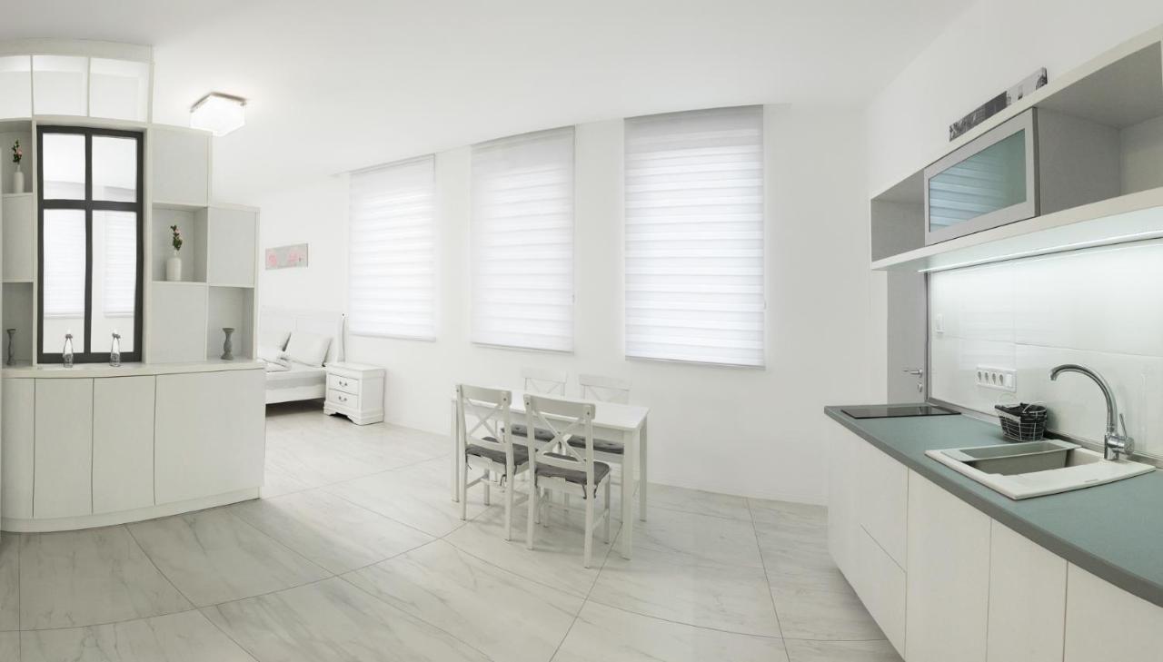 Corso Lux Apartman Gyula Exteriér fotografie