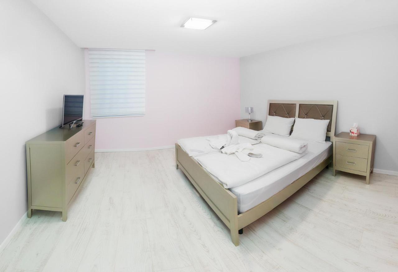 Corso Lux Apartman Gyula Exteriér fotografie
